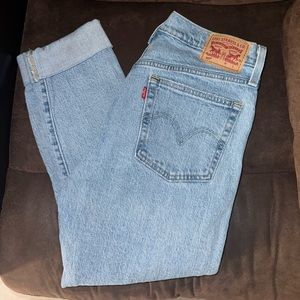Levi's mom jeans